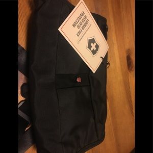 Fanny pack with RFID protection